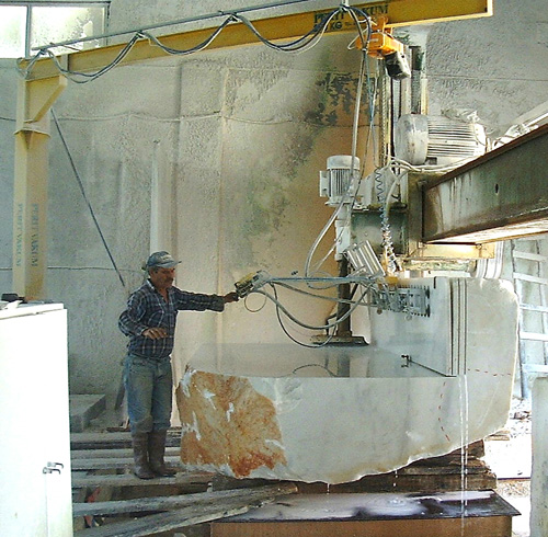 vacuum-lifting-for-marble